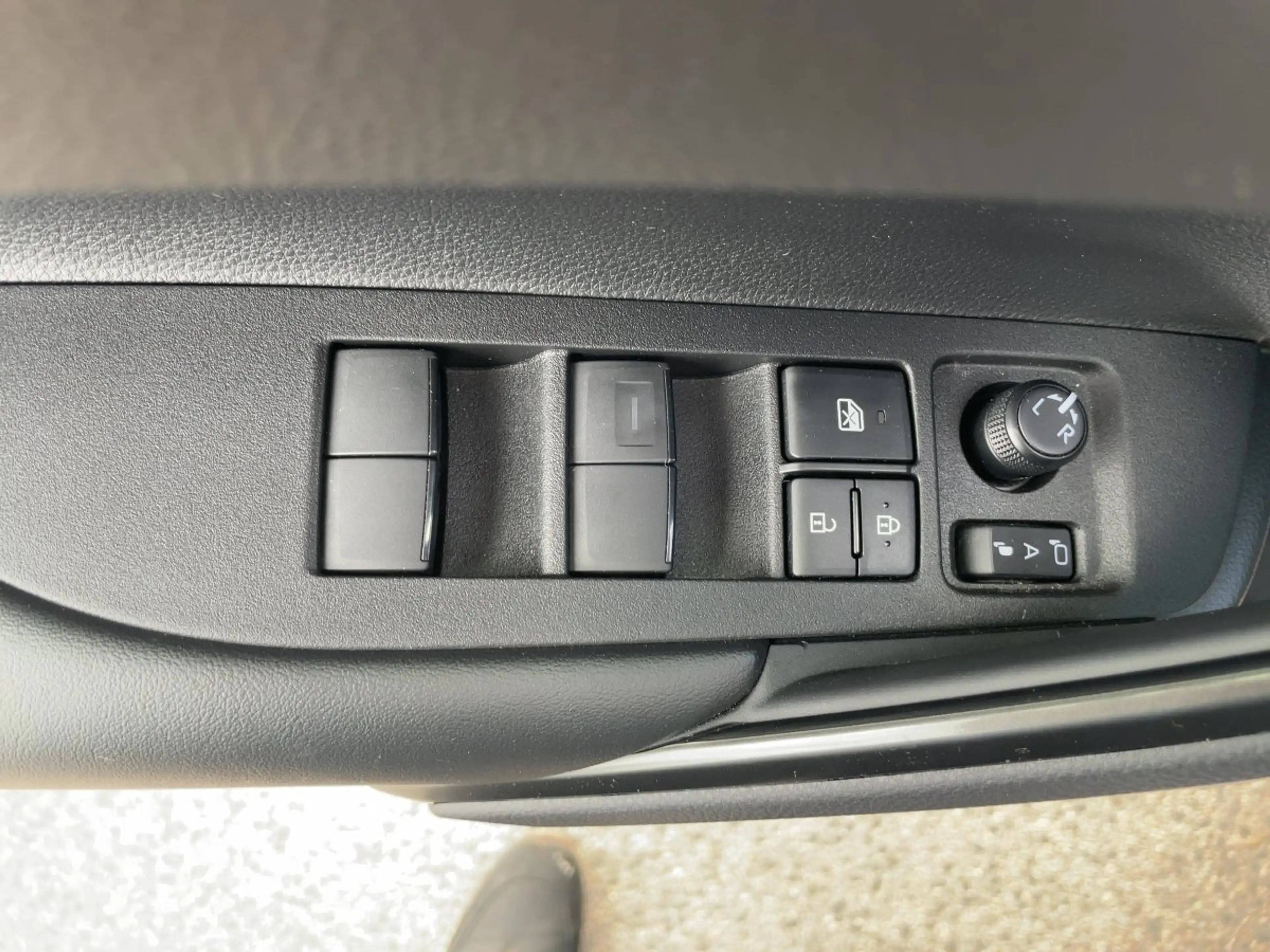 Toyota Corolla Cross 1.8 FWD Teamplayer ACC+LED+Navi+LM — photo 15
