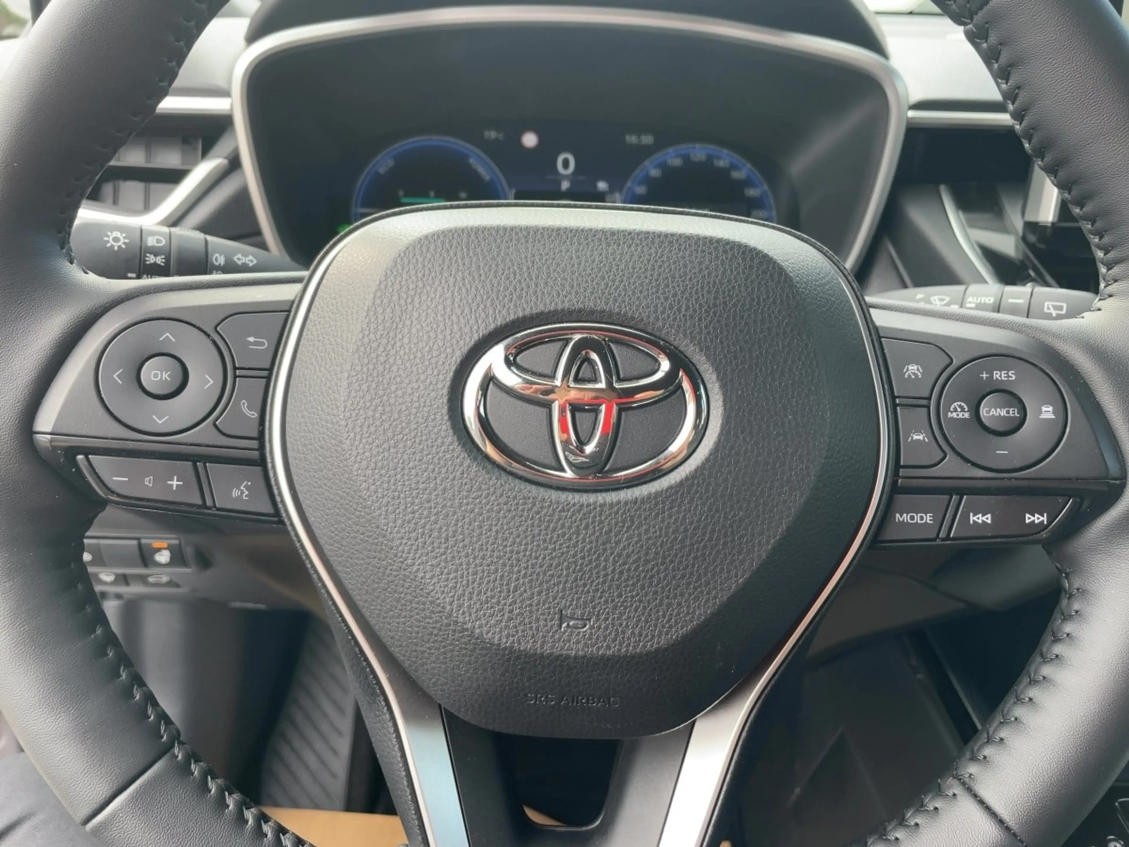 Toyota Corolla Cross 1.8 FWD Teamplayer ACC+LED+Navi+LM — photo 17
