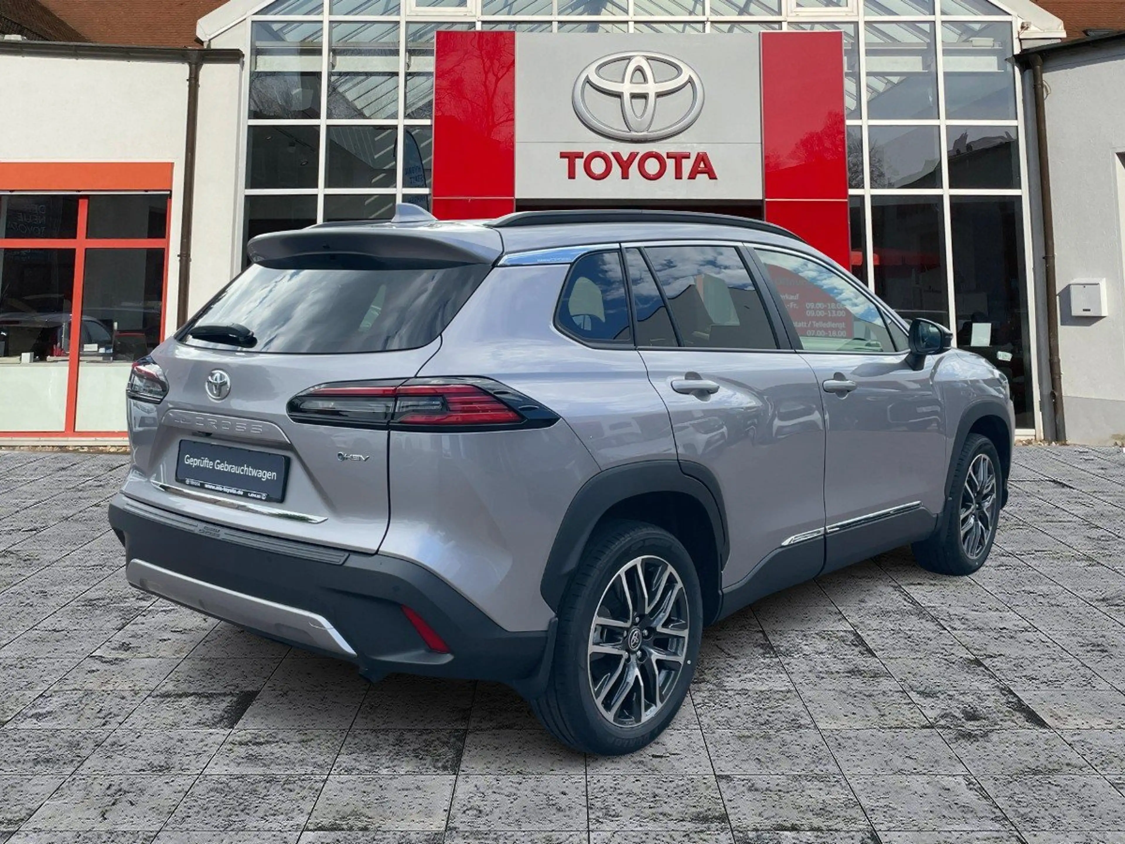Toyota Corolla Cross 1.8 FWD Teamplayer ACC+LED+Navi+LM — photo 6
