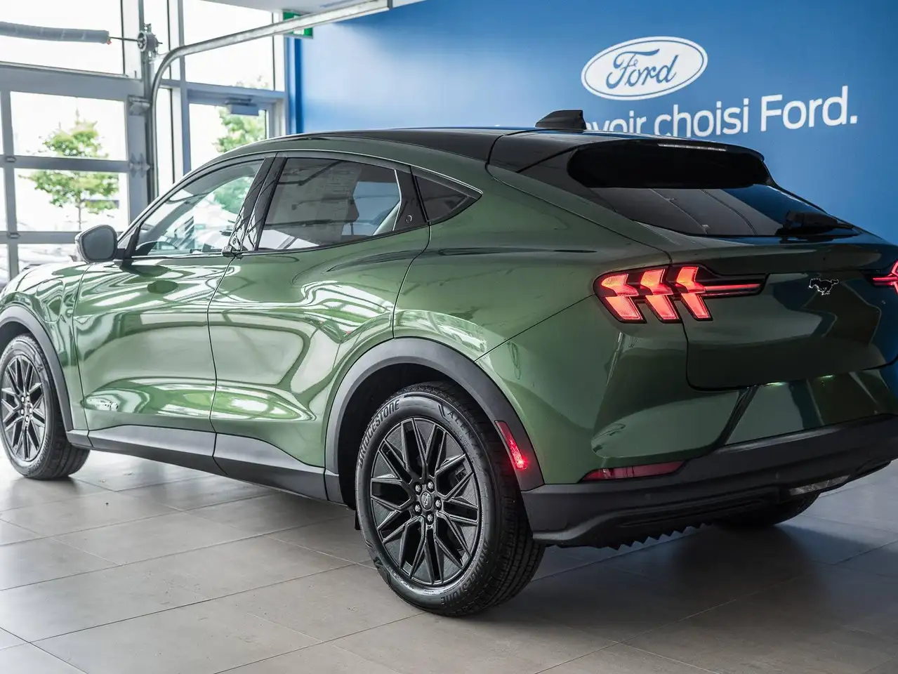 Ford Mustang Mach-E снимка Ford Mustang Mach-E