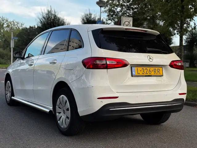 Mercedes-Benz B-Class view 9