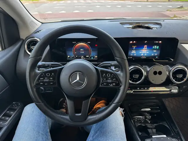 Mercedes-Benz B-Class view 22