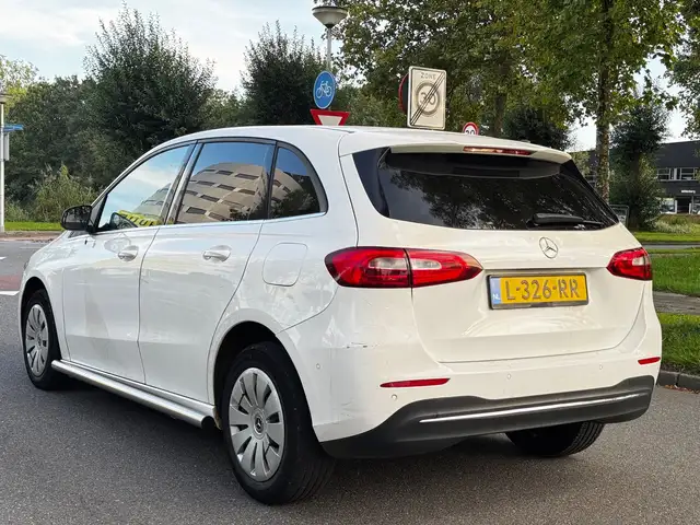 Mercedes-Benz B-Class view 11