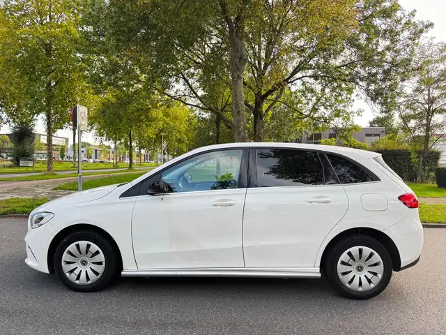 Mercedes-Benz B-Class view 2