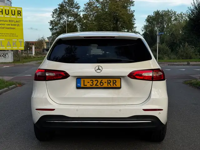 Mercedes-Benz B-Class view 8