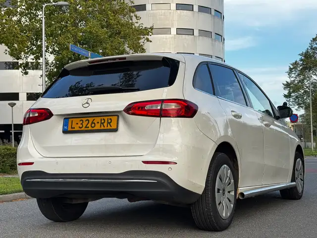 Mercedes-Benz B-Class view 7