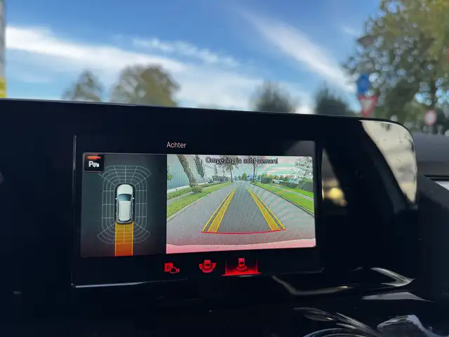 Mercedes-Benz B-Class view 19