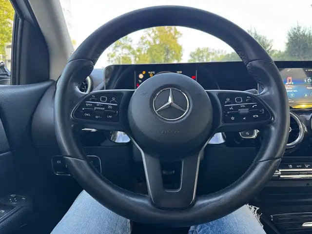 Mercedes-Benz B-Class view 17