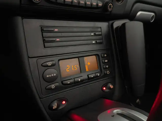 Porsche 911 view 14