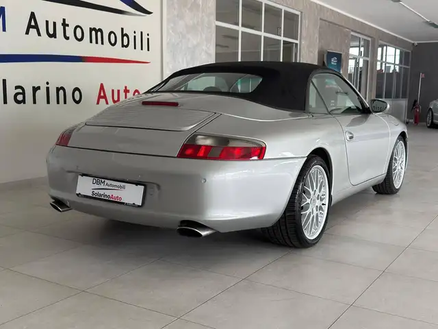Porsche 911 view 5