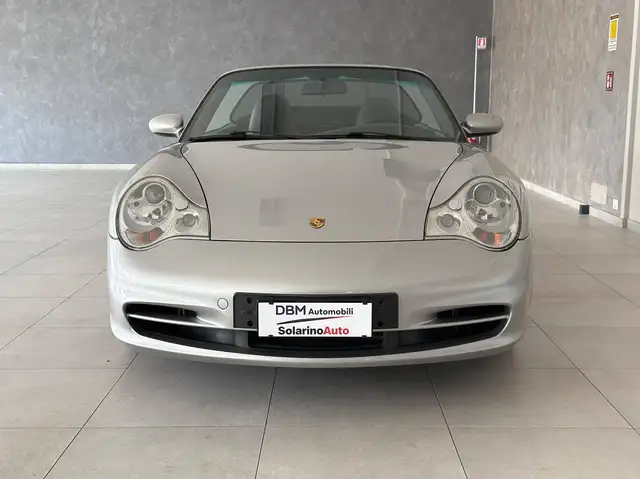 Porsche 911 view 7