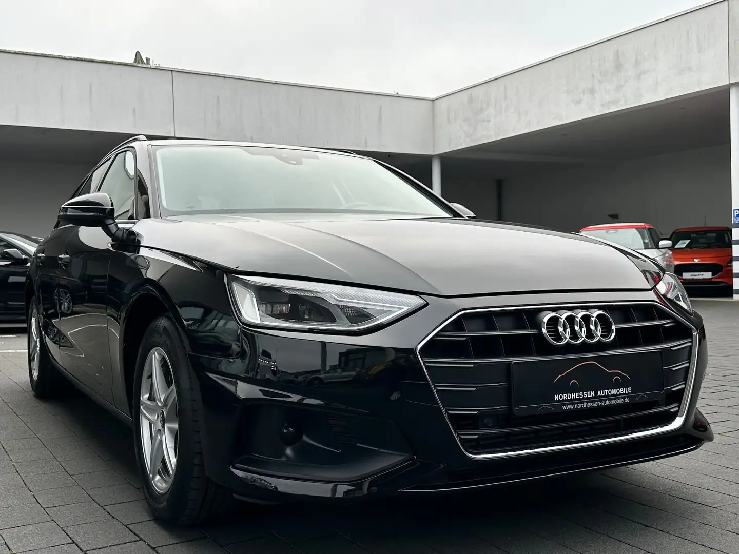 Audi A4 Avant 35 TFSI S tronic | Navi | Sportsitze Schwarz - 2