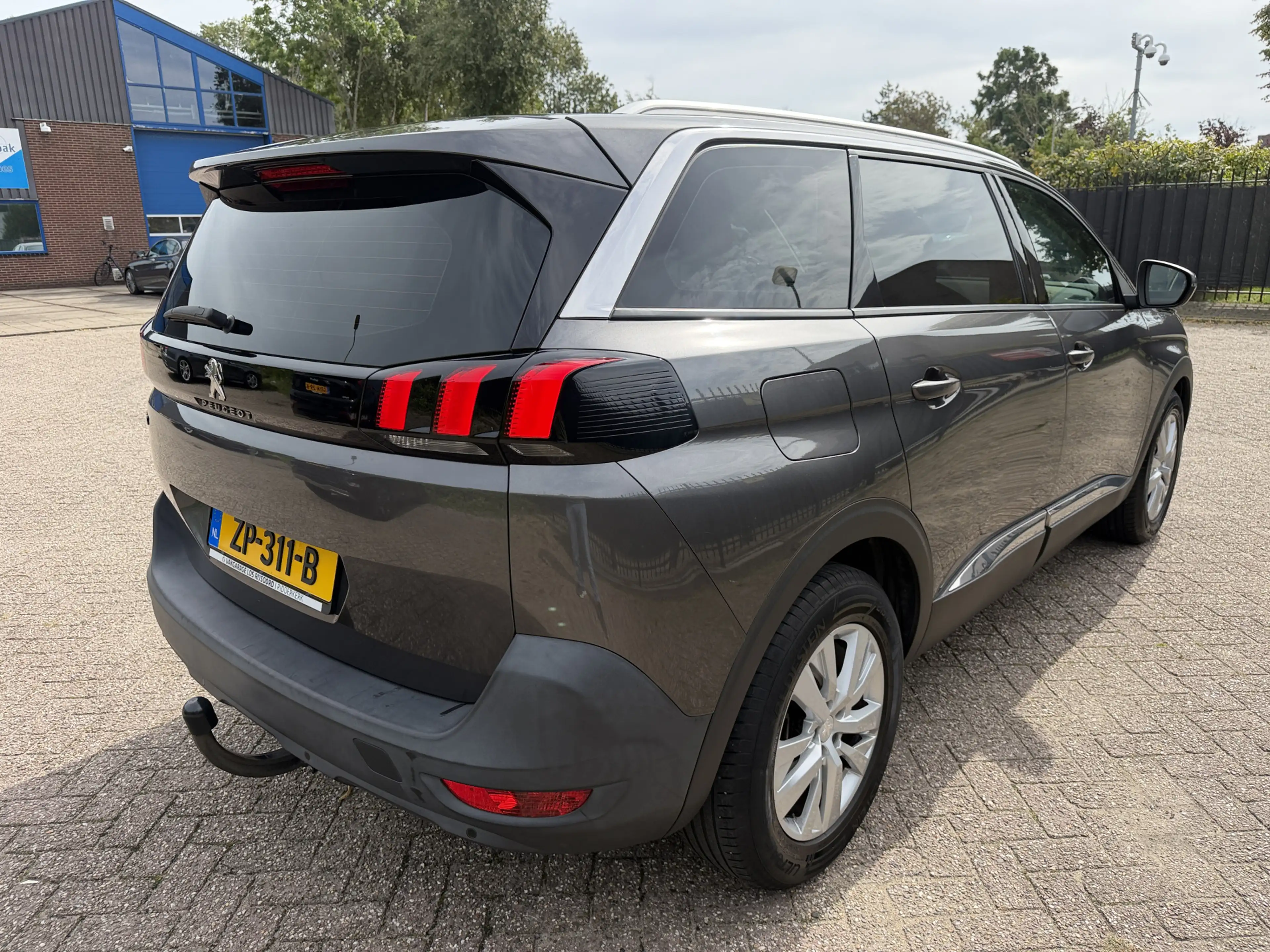 Peugeot 5008 1.2 PureTech Blue Lease Executive 7 Pers Carplay — photo 15