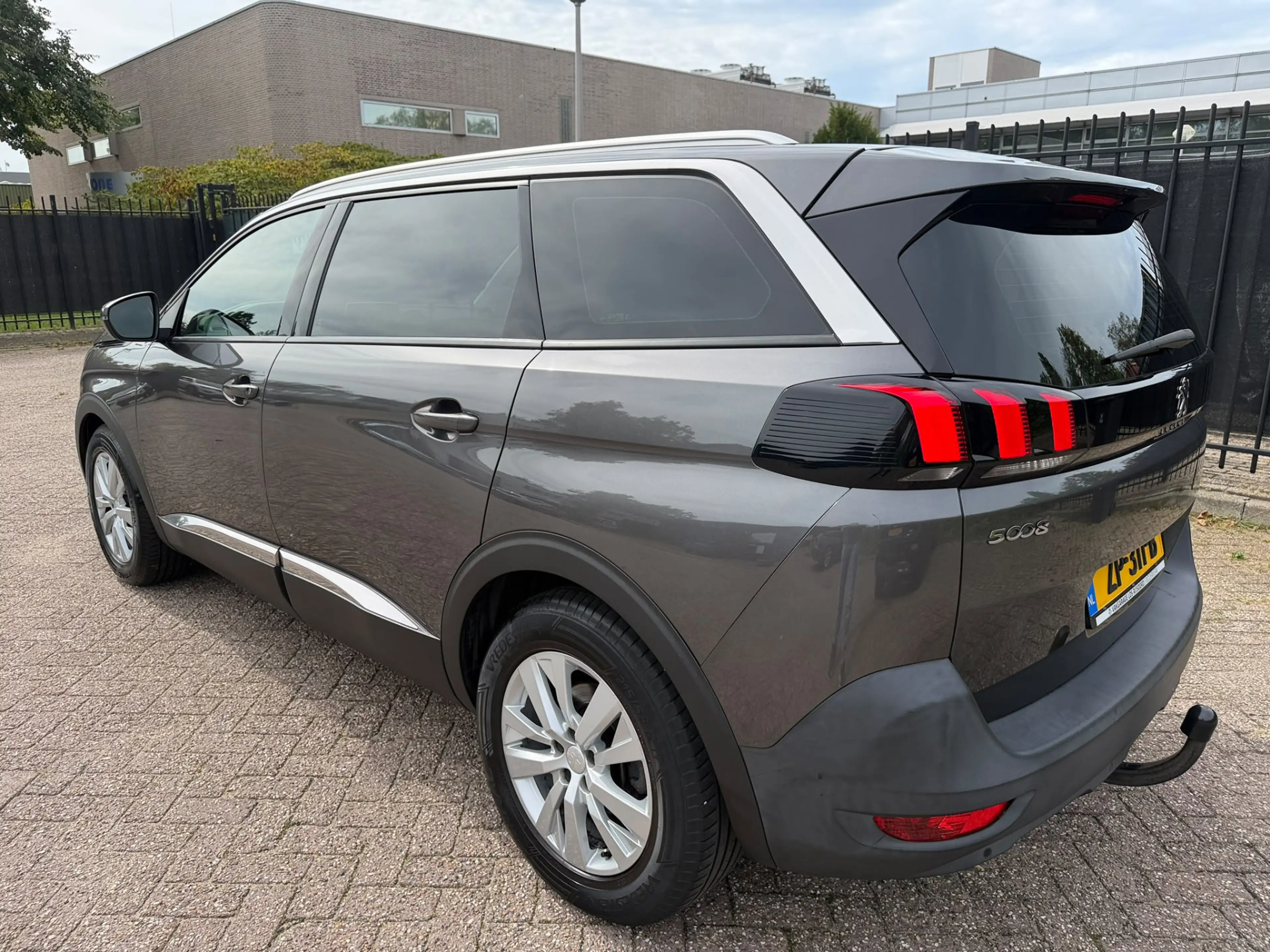 Peugeot 5008 1.2 PureTech Blue Lease Executive 7 Pers Carplay — photo 2
