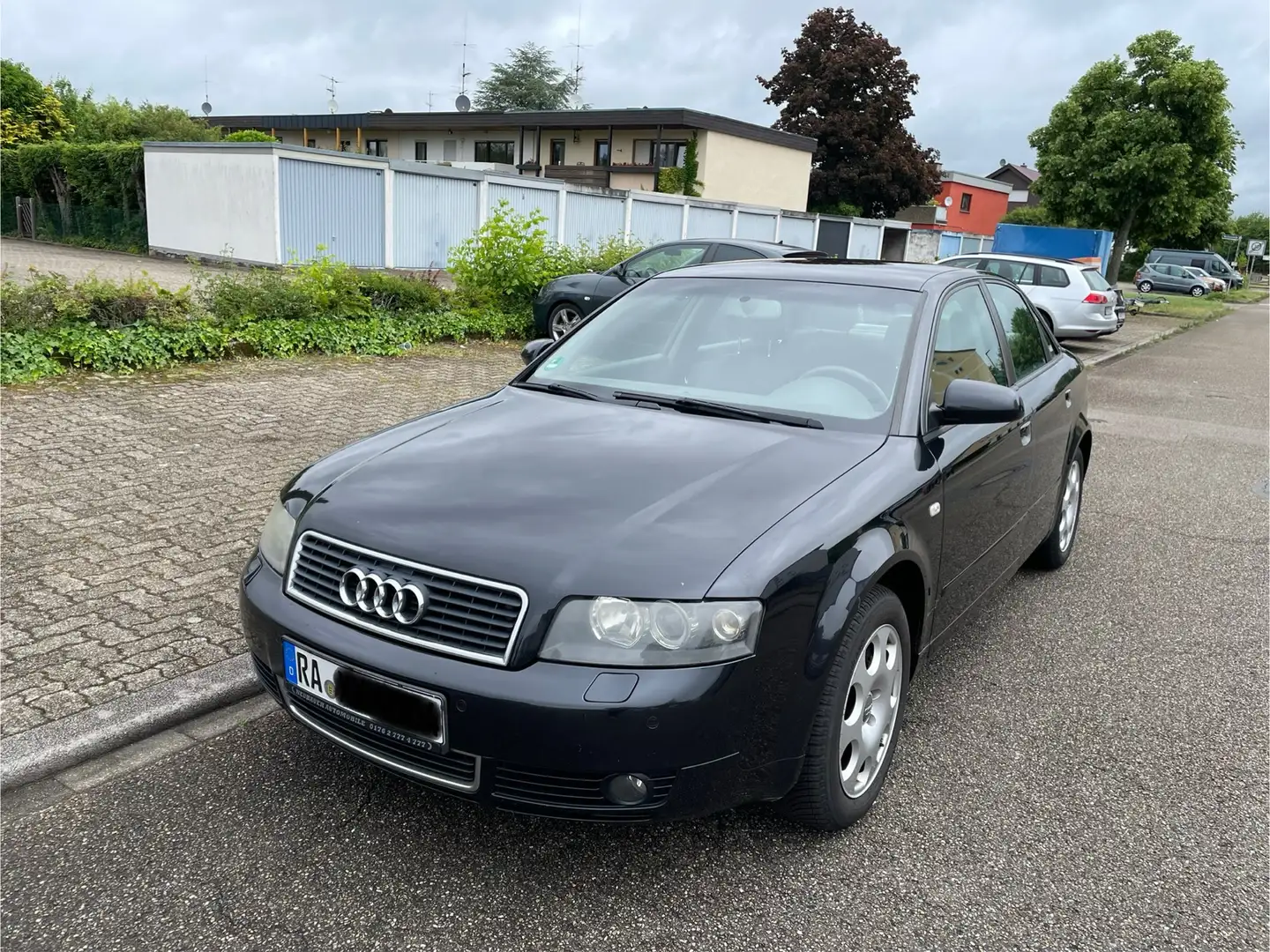 Audi A4 1.9 TDI multitronic / abnehmbare AHK / TÜV 04/26 Schwarz - 1