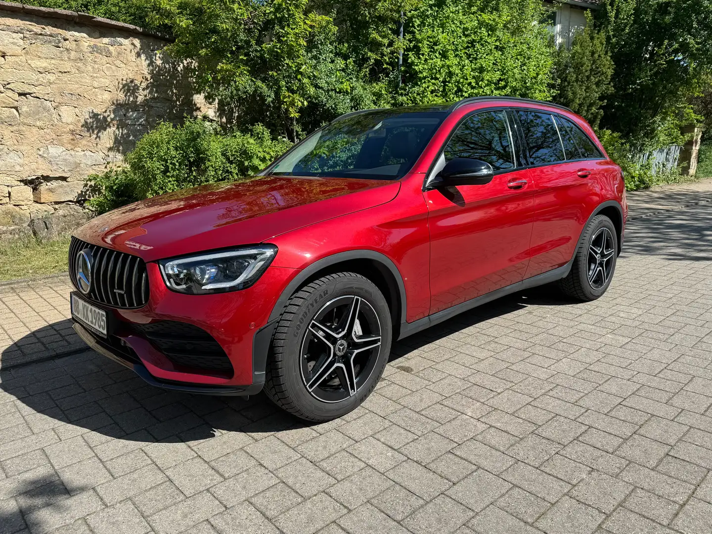 Mercedes-Benz GLC 300 GLC 300 4Matic 9G-TRONIC AMG Line Rood - 1