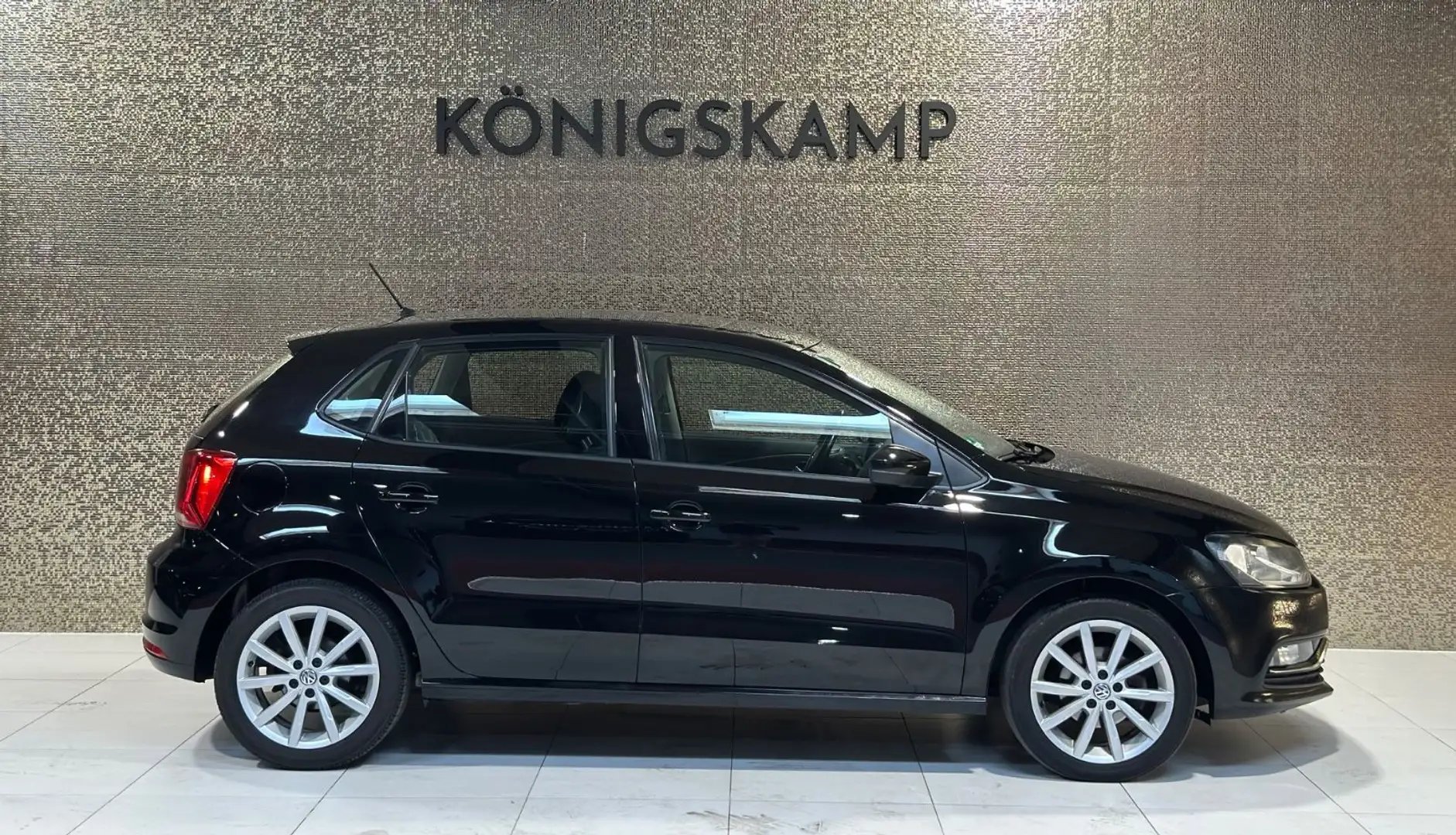 Volkswagen Polo V Highline 1.2 Aut. *PDC*SHZ*SERVICE NEU * Negro - 2
