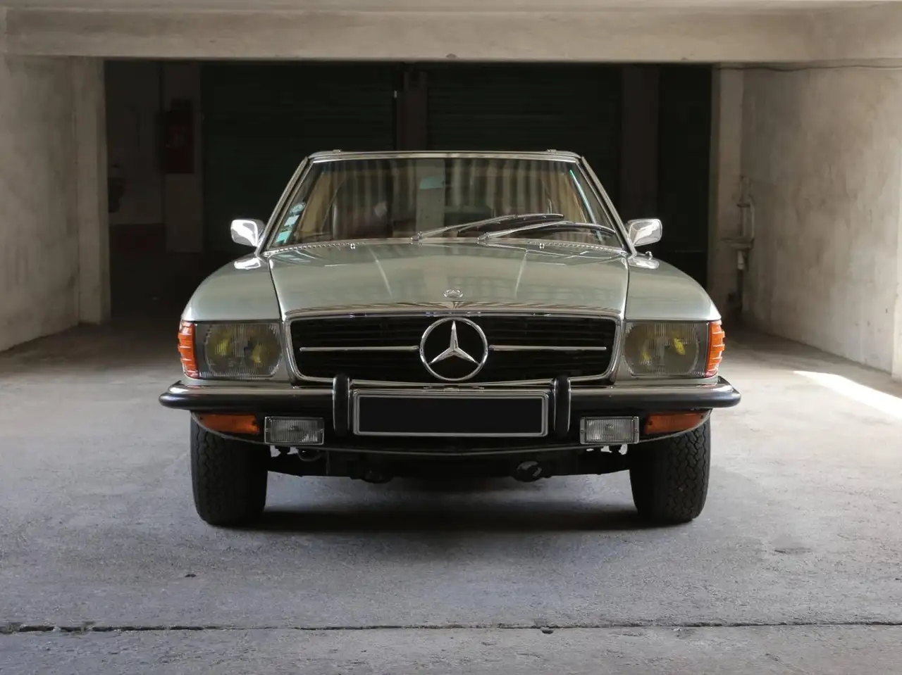 1973 Mercedes-Benz 450 SL R107, photograph 3