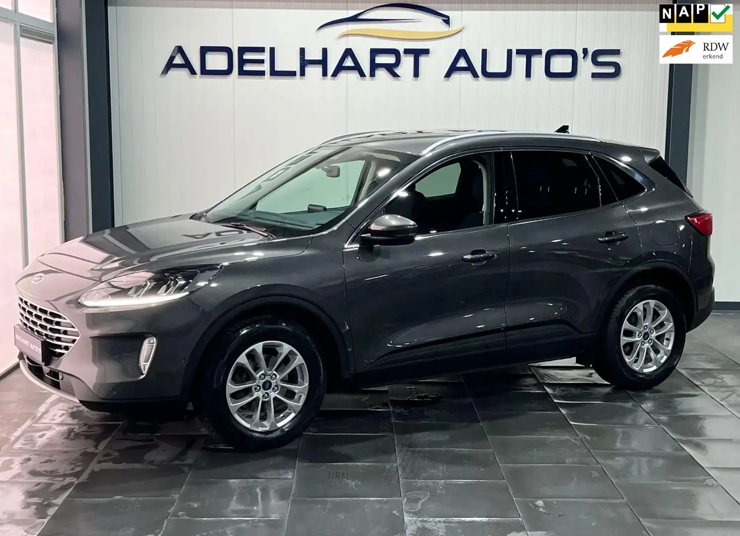 Ford Kuga 1.5 EcoBoost Titanium / Navigatie full map / Camer Grijs - 1