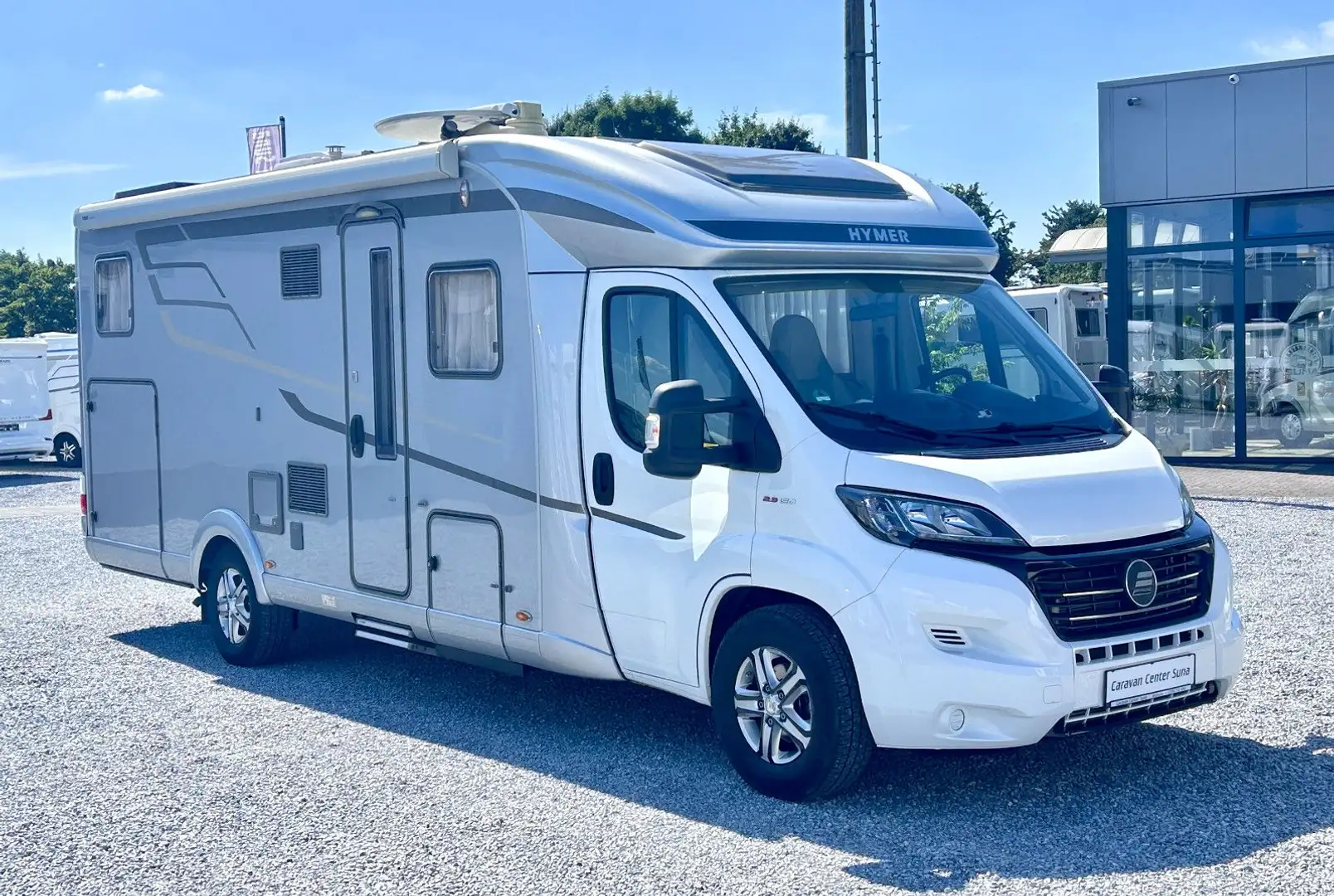 Hymer/Eriba Tramp T 704 SL *Einzelb.-Sat-Solar-2xKlima-AHK* Argent - 1