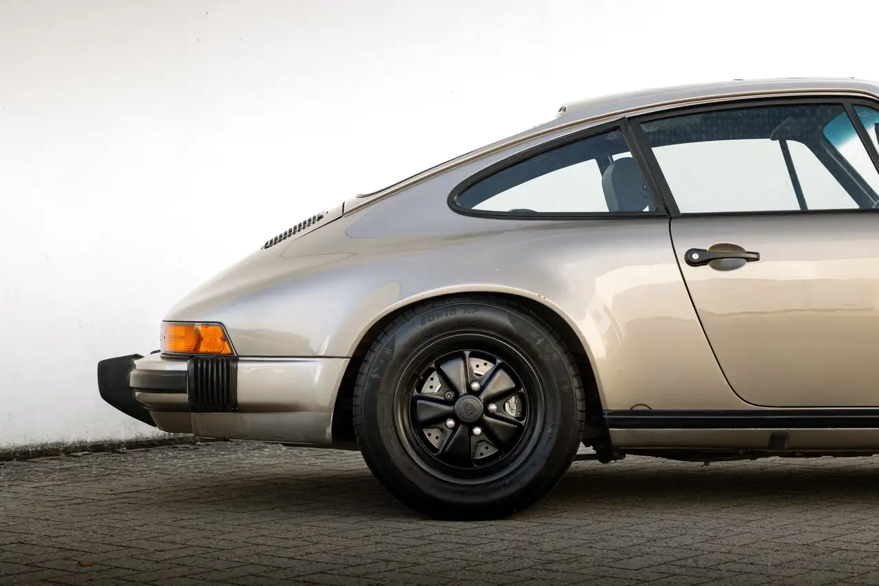 Porsche 911 3.2 Carrera Coupé, foto 11