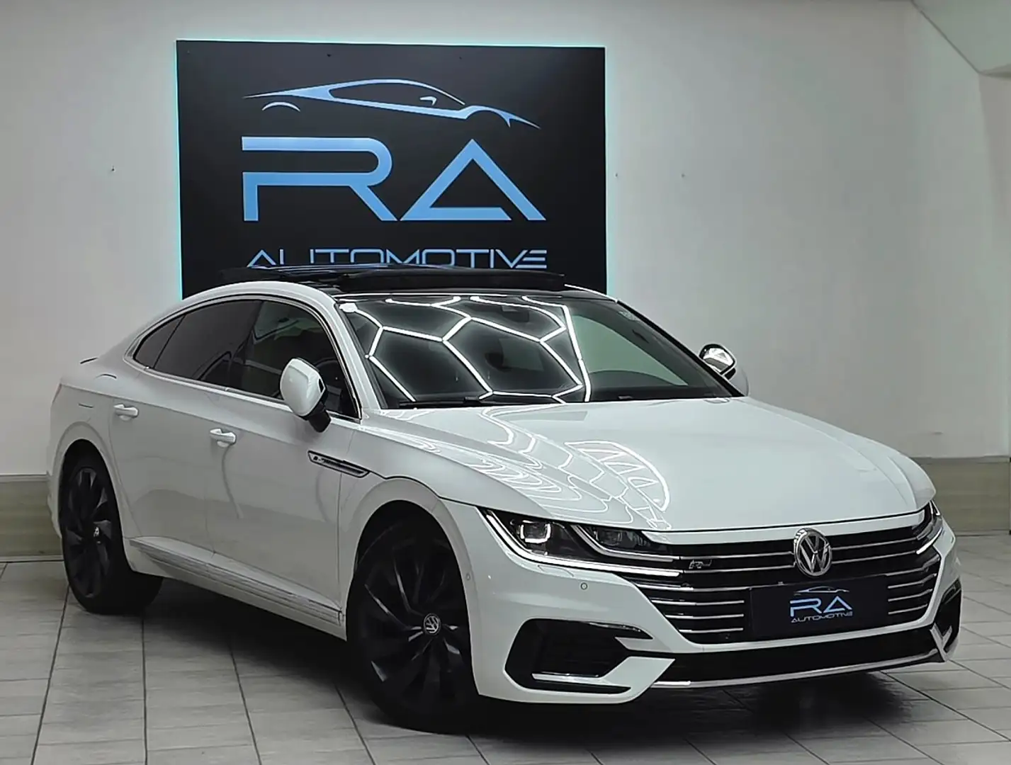 Volkswagen Arteon 2,0 TDI SCR Highline DSG Weiß - 1