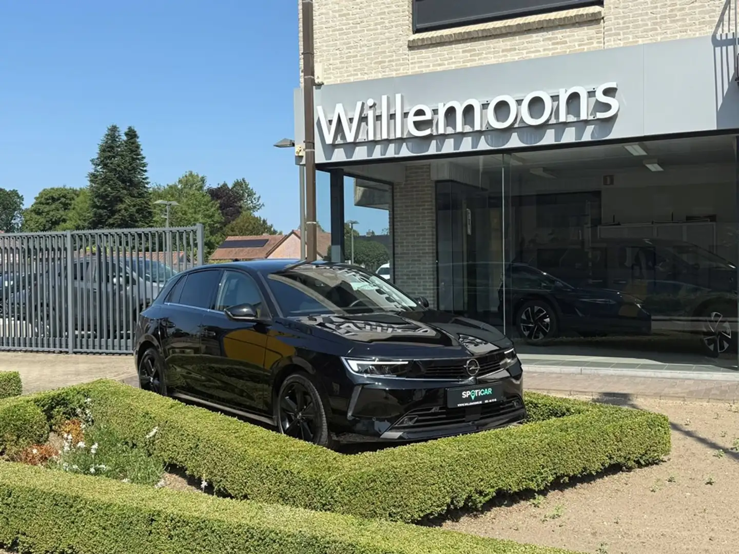 Opel Astra 5D Elegance 1.2 Turbo 130PK AT8 *Camera*Adaptieve Zwart - 1