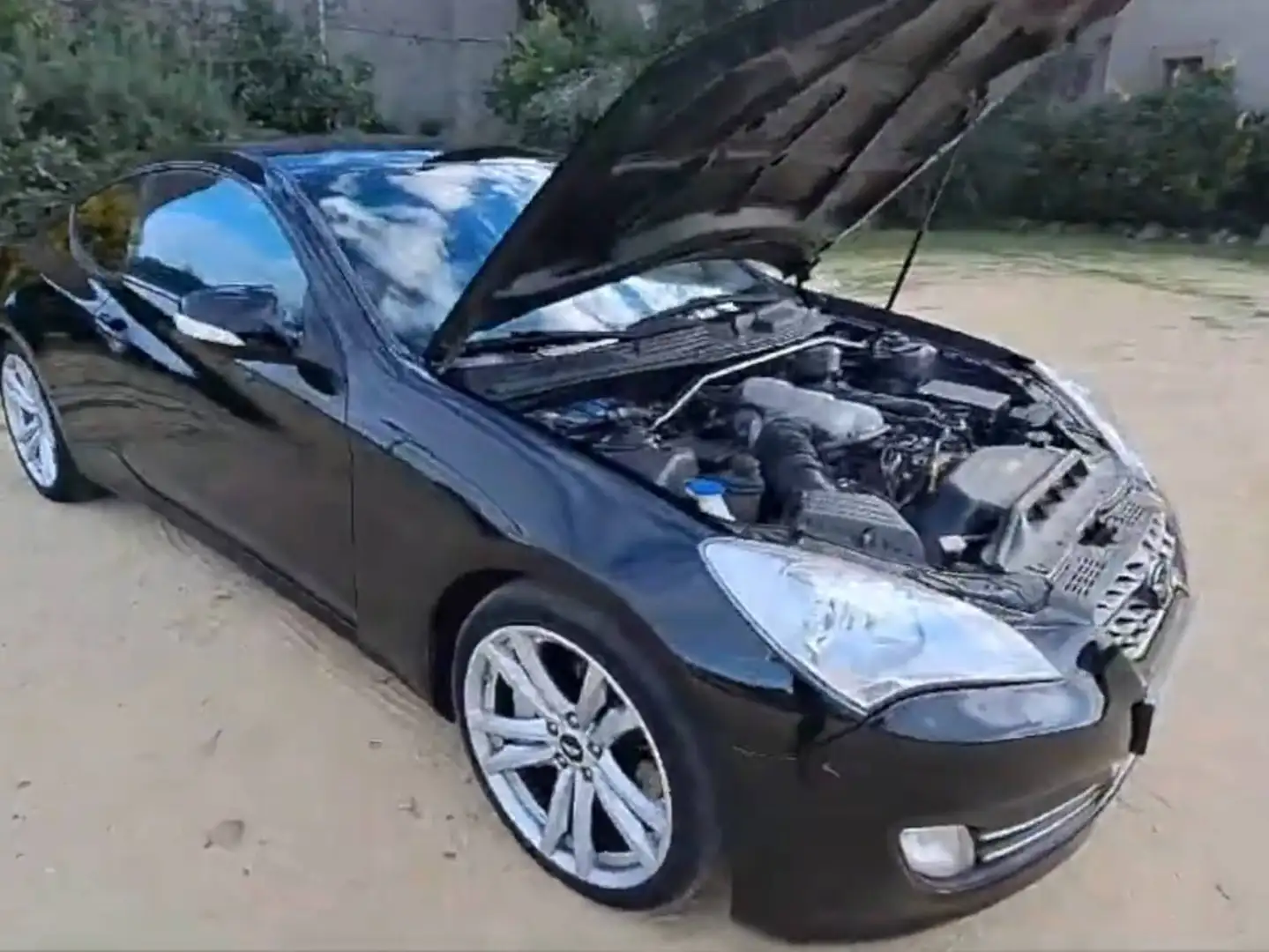 Hyundai Genesis Coupe 3.8 V6 Schwarz - 1