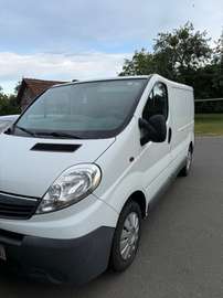 Vivaro Combi L1H1 2,0 CDTI 2,7t DPF