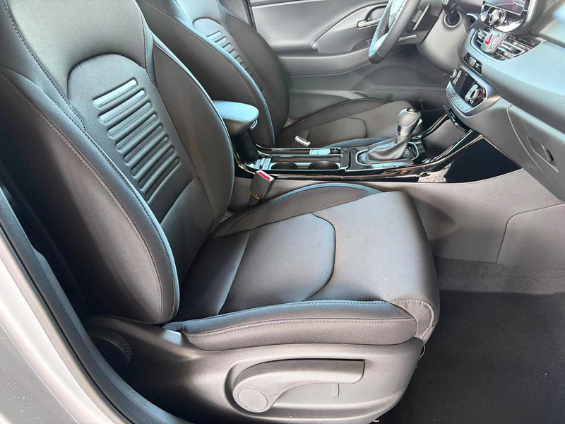 Hyundai i30 Kombi Comfort Plus 1.0 T-GDI DCT Navi/ Totwinke... — photo 9