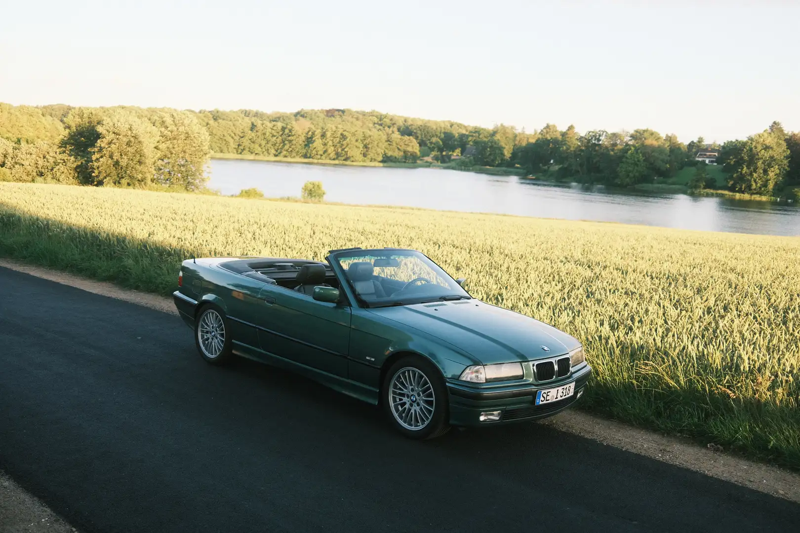 BMW 318 i Exclusiv Edition Aut. TÜV NEU Grün - 1