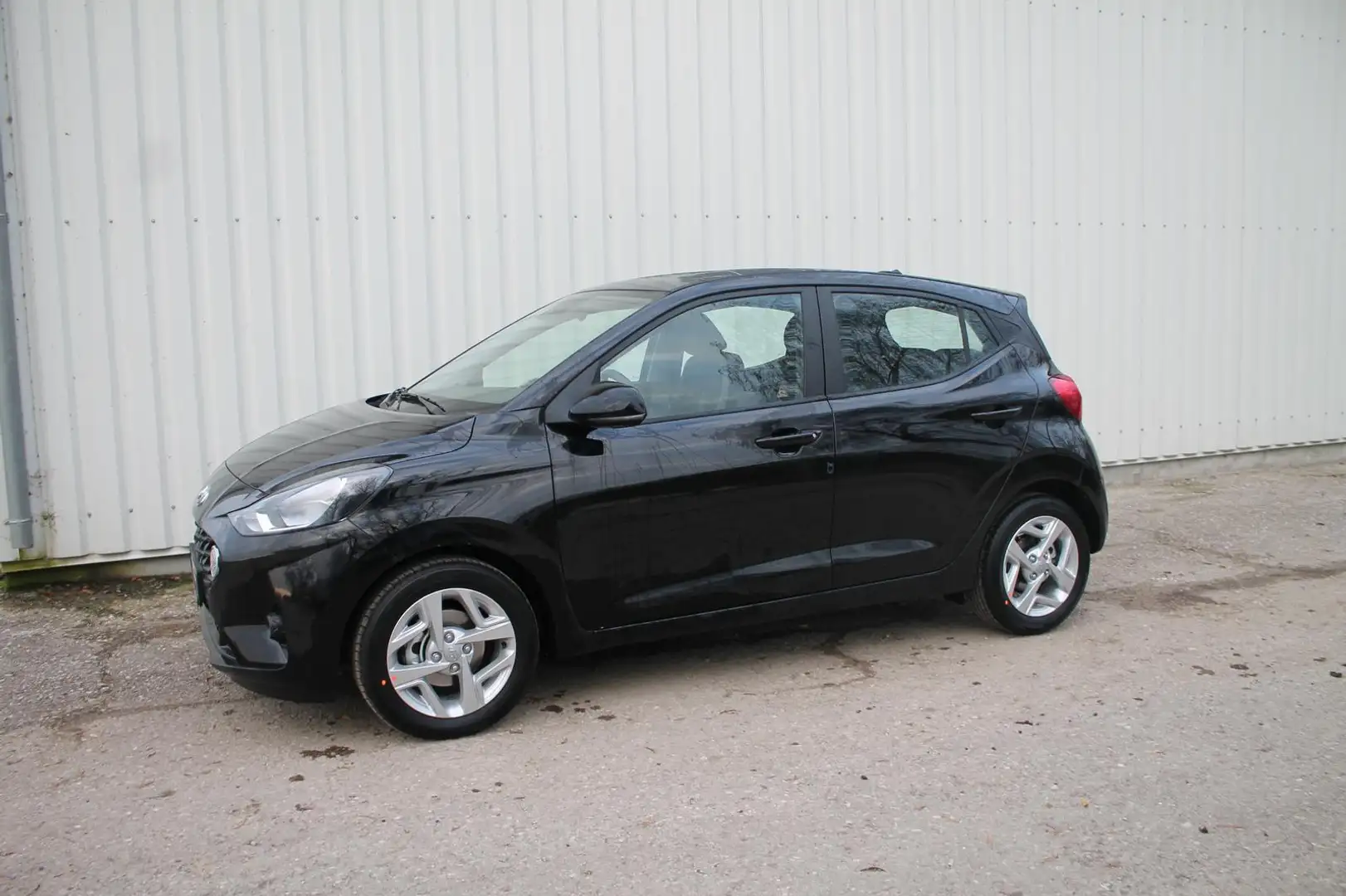 Hyundai i10 1.0 GDi 5-AMT TREND KLIMA/SHZ/DAB/EINPARKHILFE Schwarz - 2