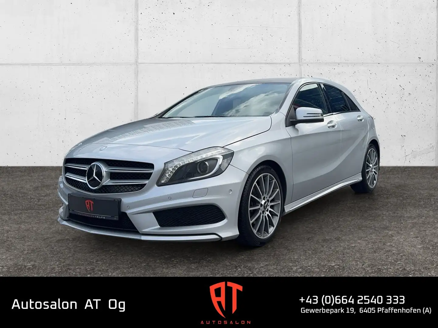 Mercedes-Benz A 180 A 180 BlueEfficiency AMG-Line Gris - 1
