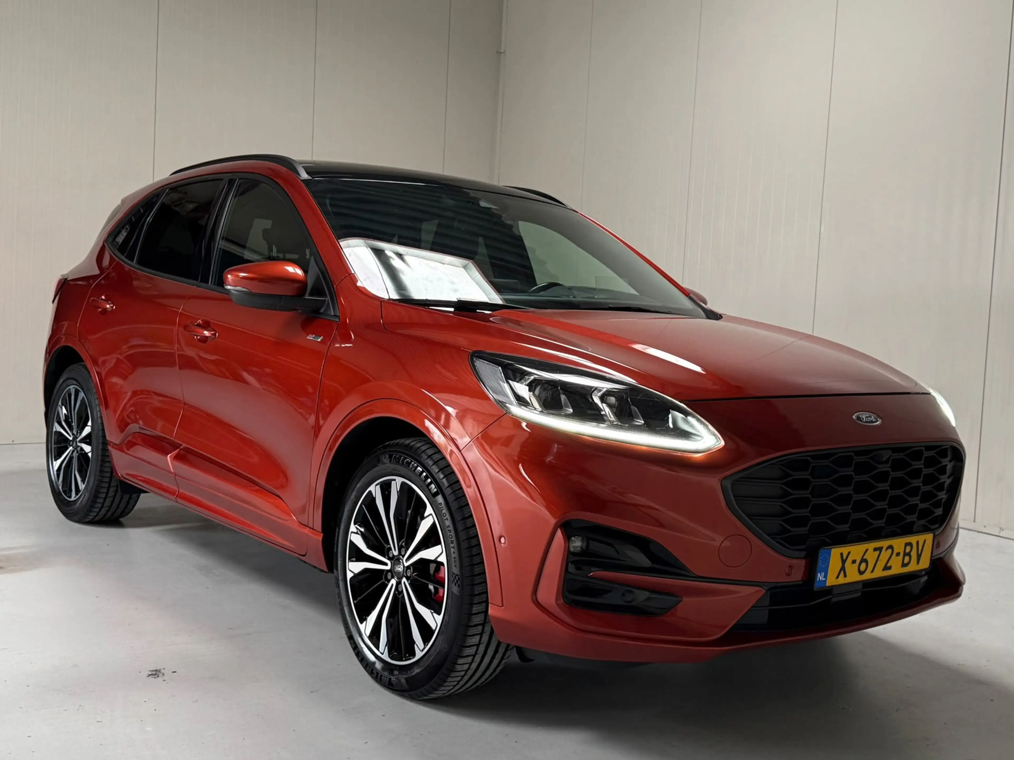 Ford Kuga 2.5 PHEV Vignale — photo 5