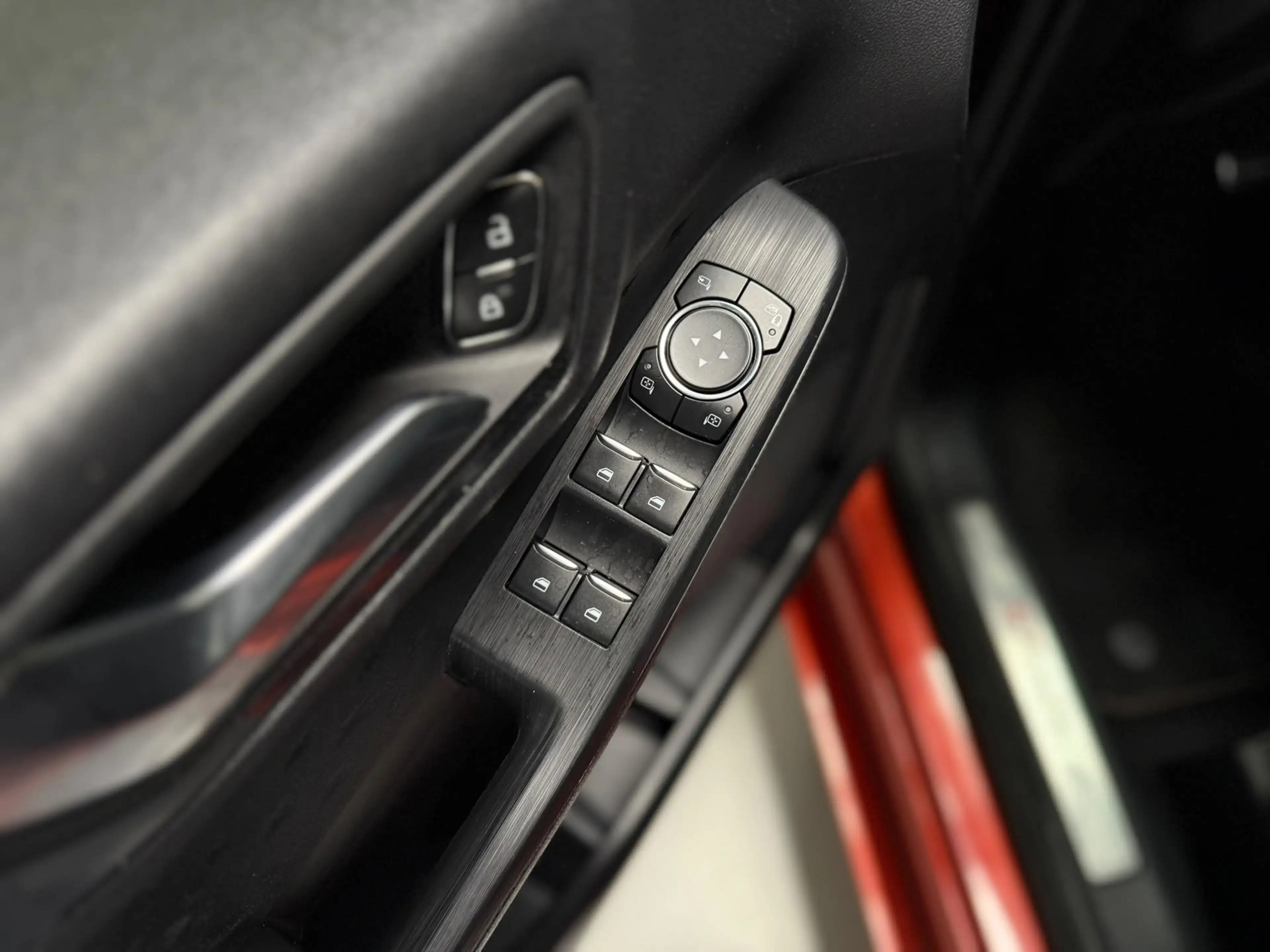 Ford Kuga 2.5 PHEV Vignale — photo 15