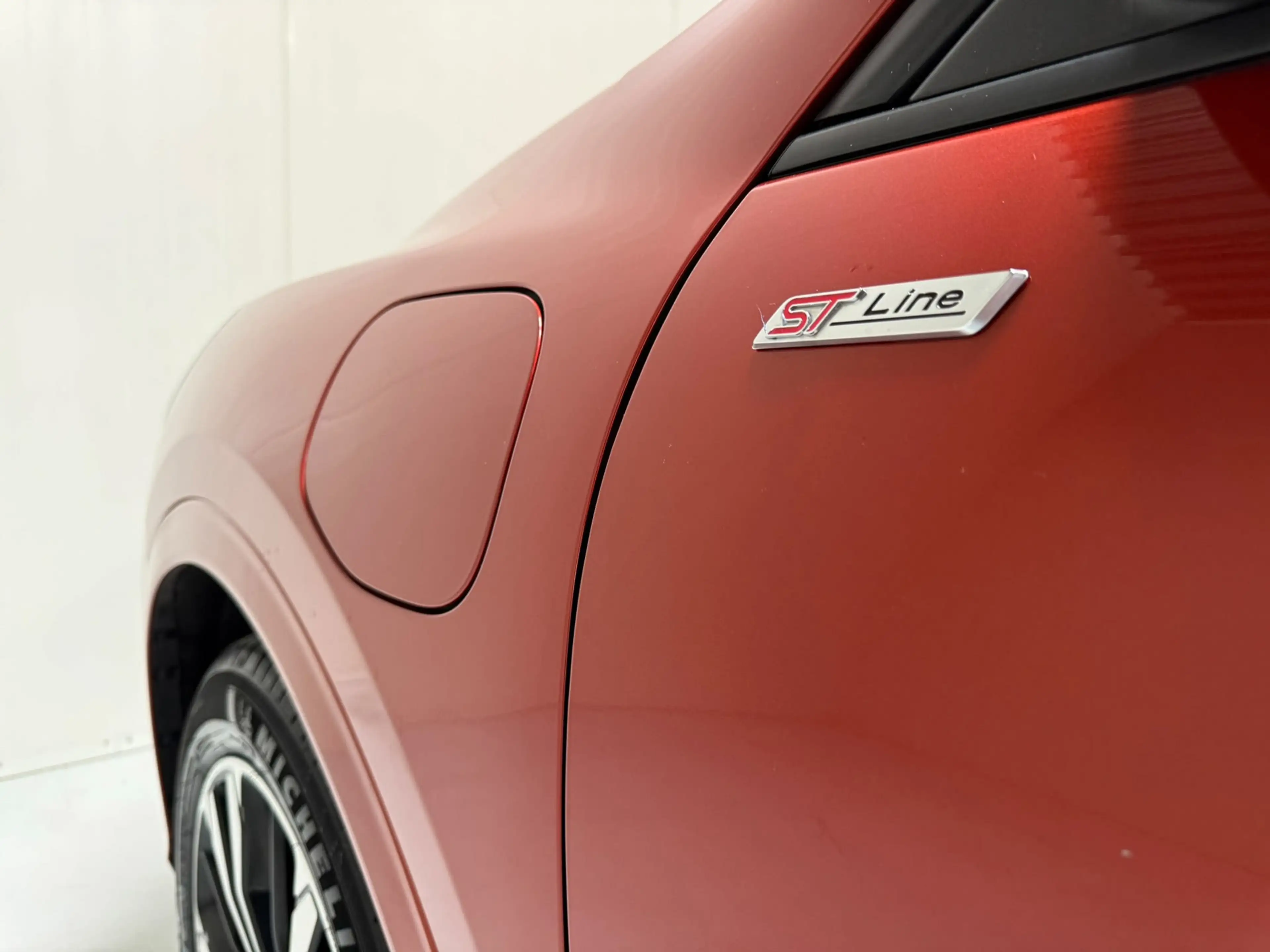 Ford Kuga 2.5 PHEV Vignale — photo 12