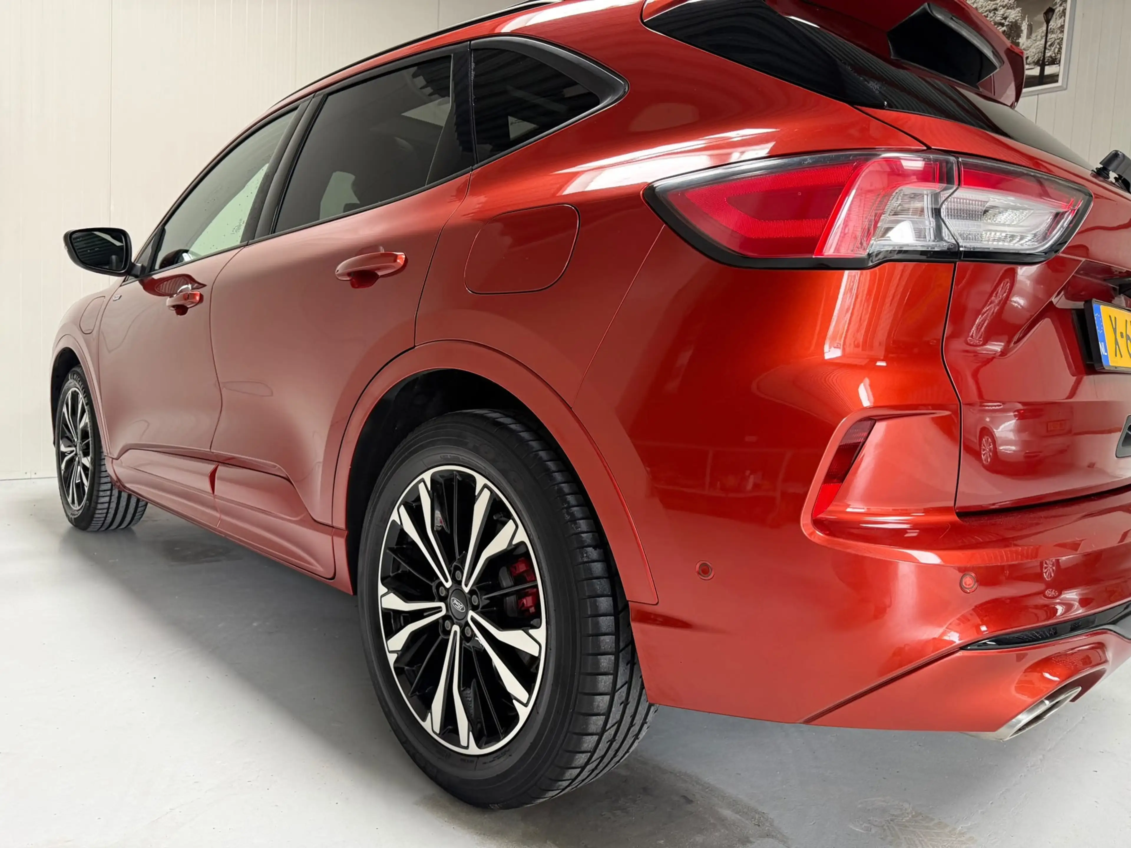 Ford Kuga 2.5 PHEV Vignale — photo 13