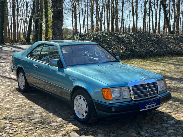 Mercedes-Benz 230 CE 124er Coupe, 5-Gang, seltene Farbkombi!!!