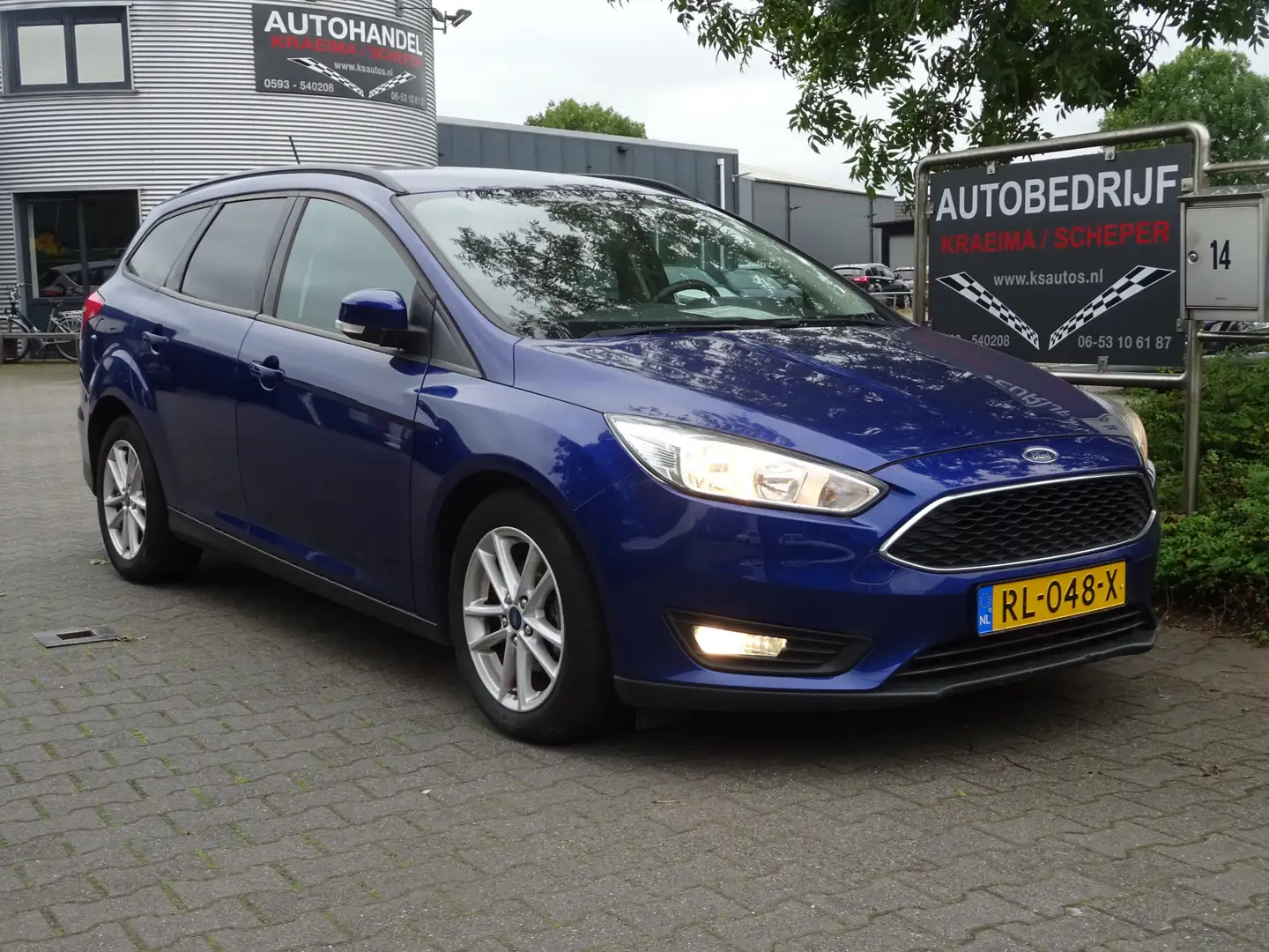 Ford Focus Wagon 1.0 Lease Edition Blauw - 1