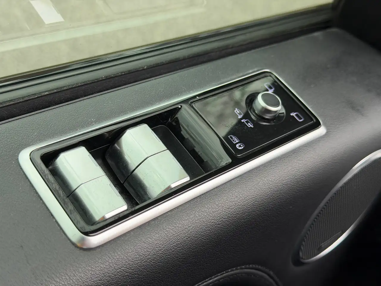 Land Rover Range Rover снимка Land Rover Range Rover