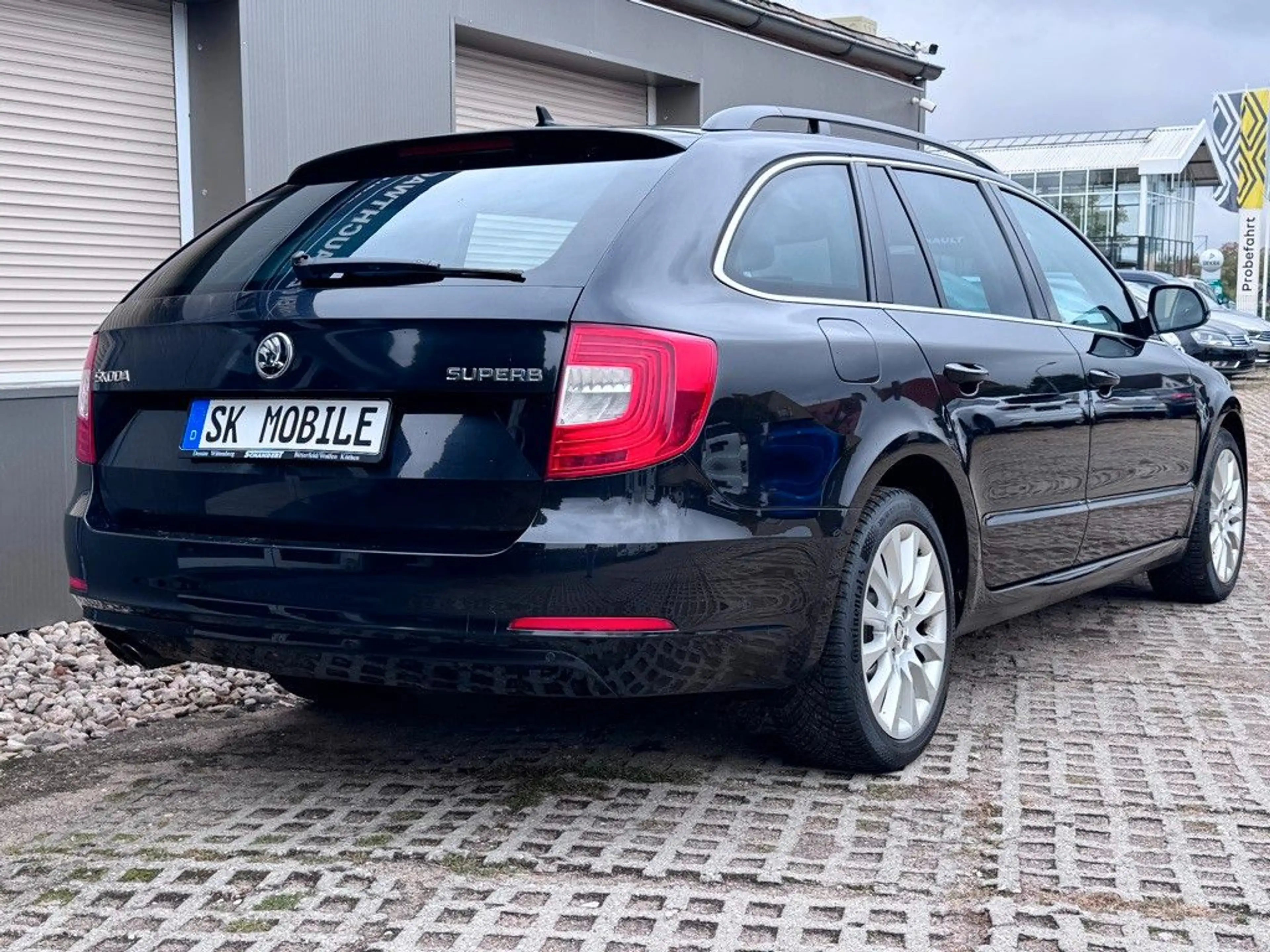 Skoda Superb Combi Exclusive 1HAND*KLIMA*XENON*NAVI* — photo 8