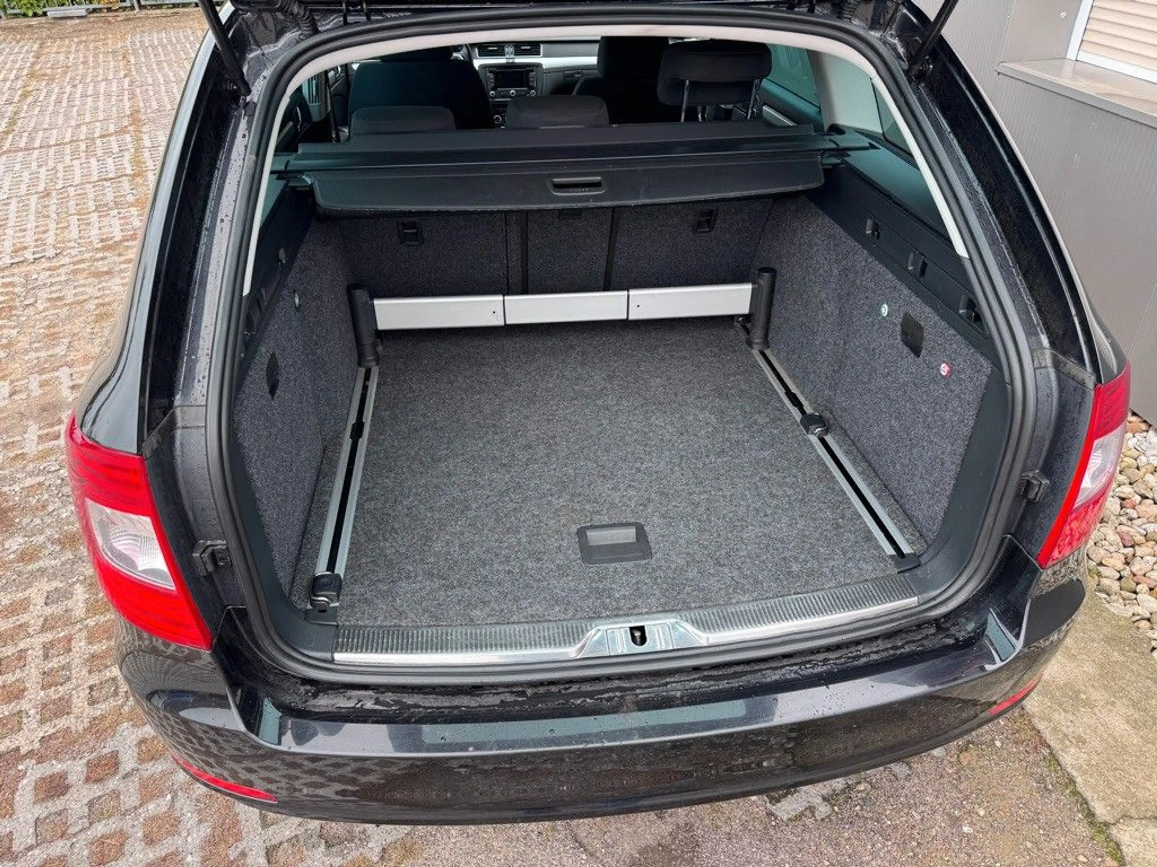Skoda Superb Combi Exclusive 1HAND*KLIMA*XENON*NAVI* — photo 13