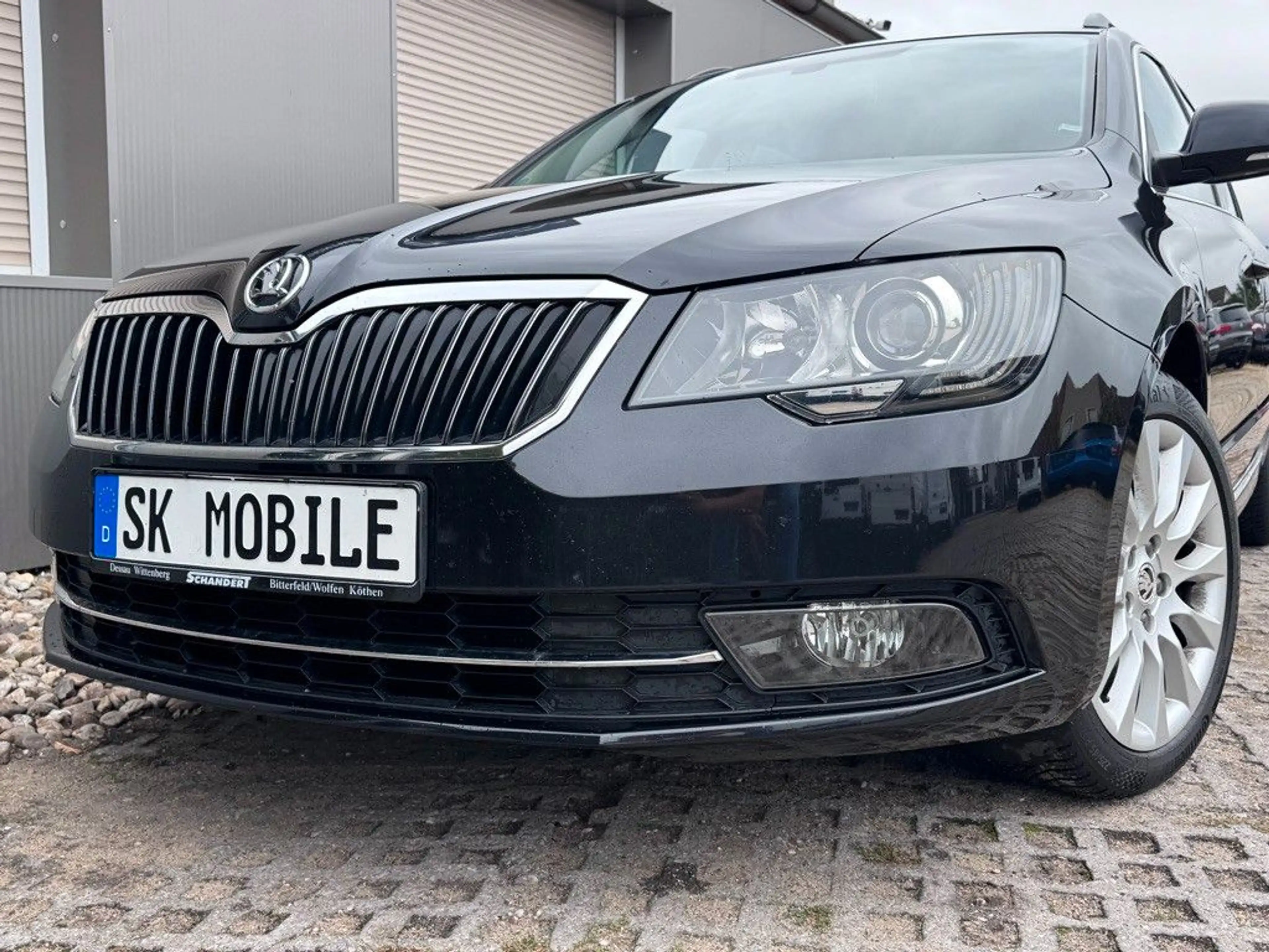 Skoda Superb Combi Exclusive 1HAND*KLIMA*XENON*NAVI* — photo 2