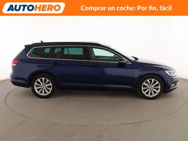 Volkswagen Passat view 7