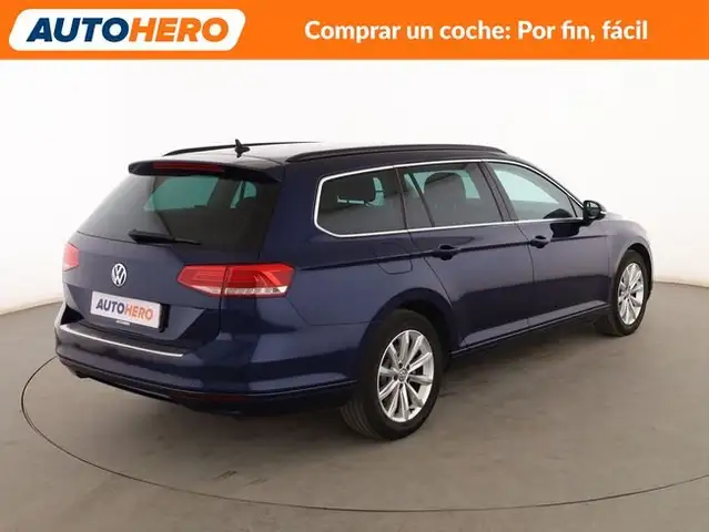 Volkswagen Passat view 6