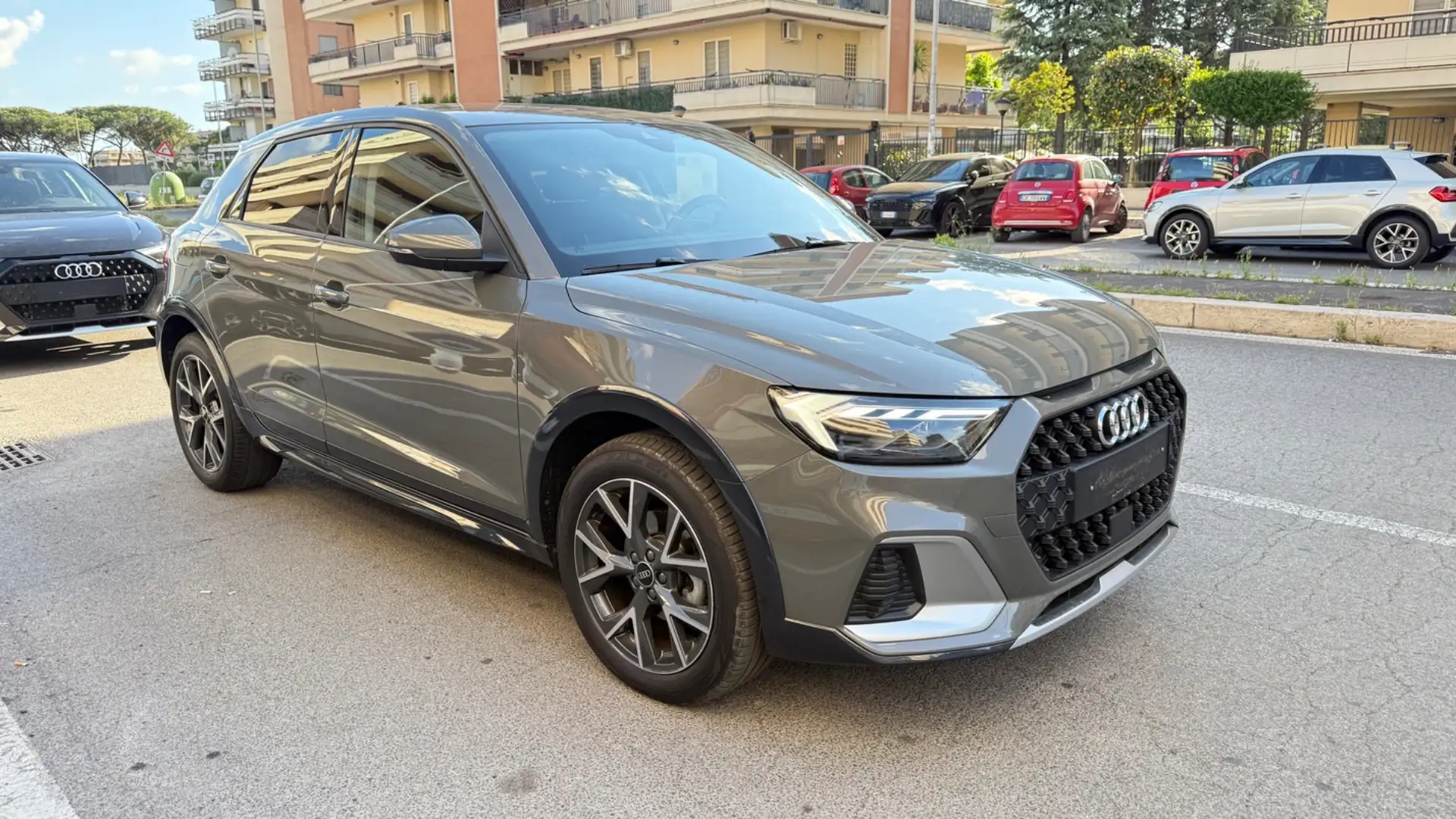Audi A1 allstreet 30 TFSI S tronic Business LED NAVI COCKP Grijs - 2