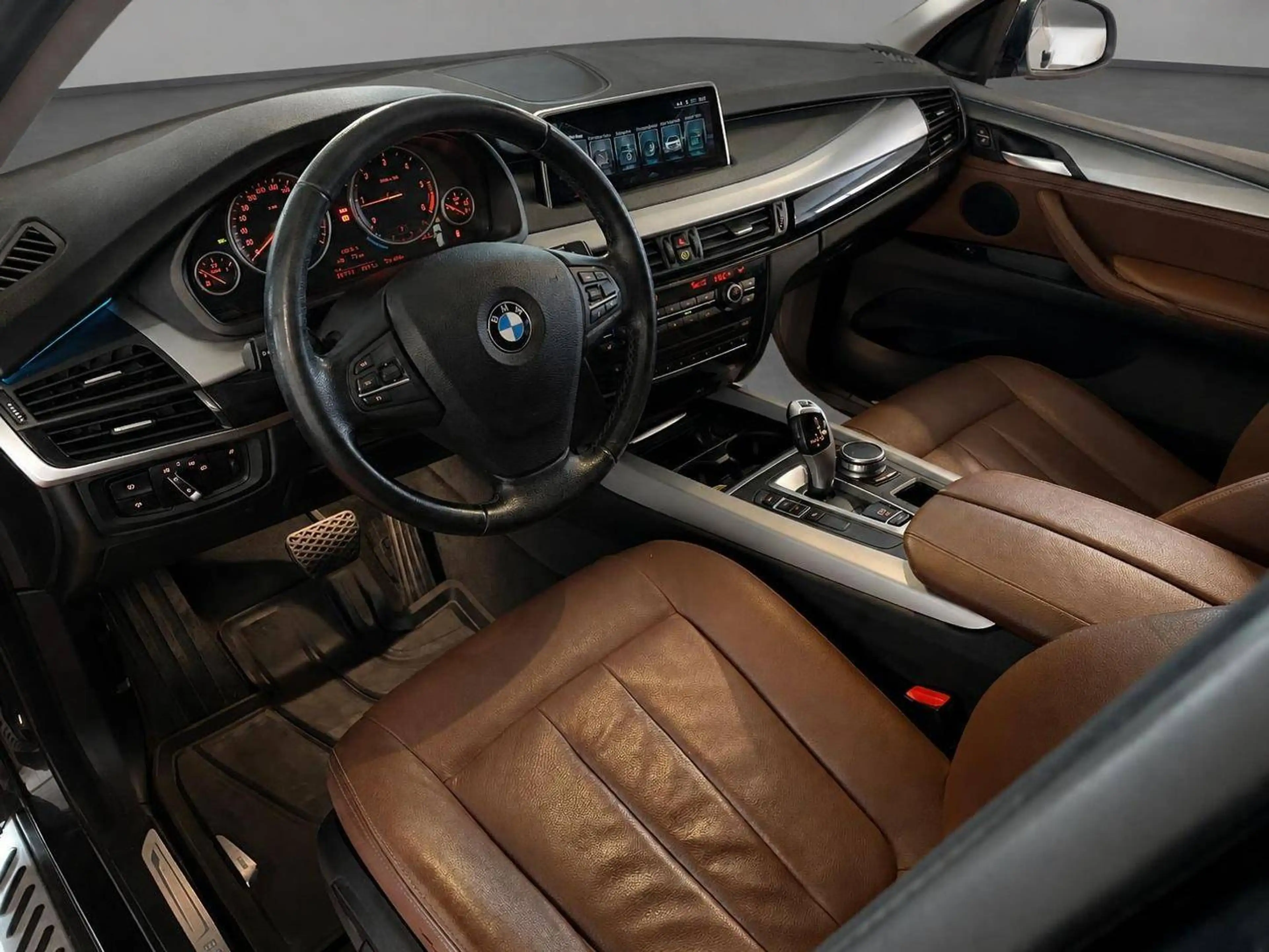 BMW X5 sDrive 25 d — photo 12