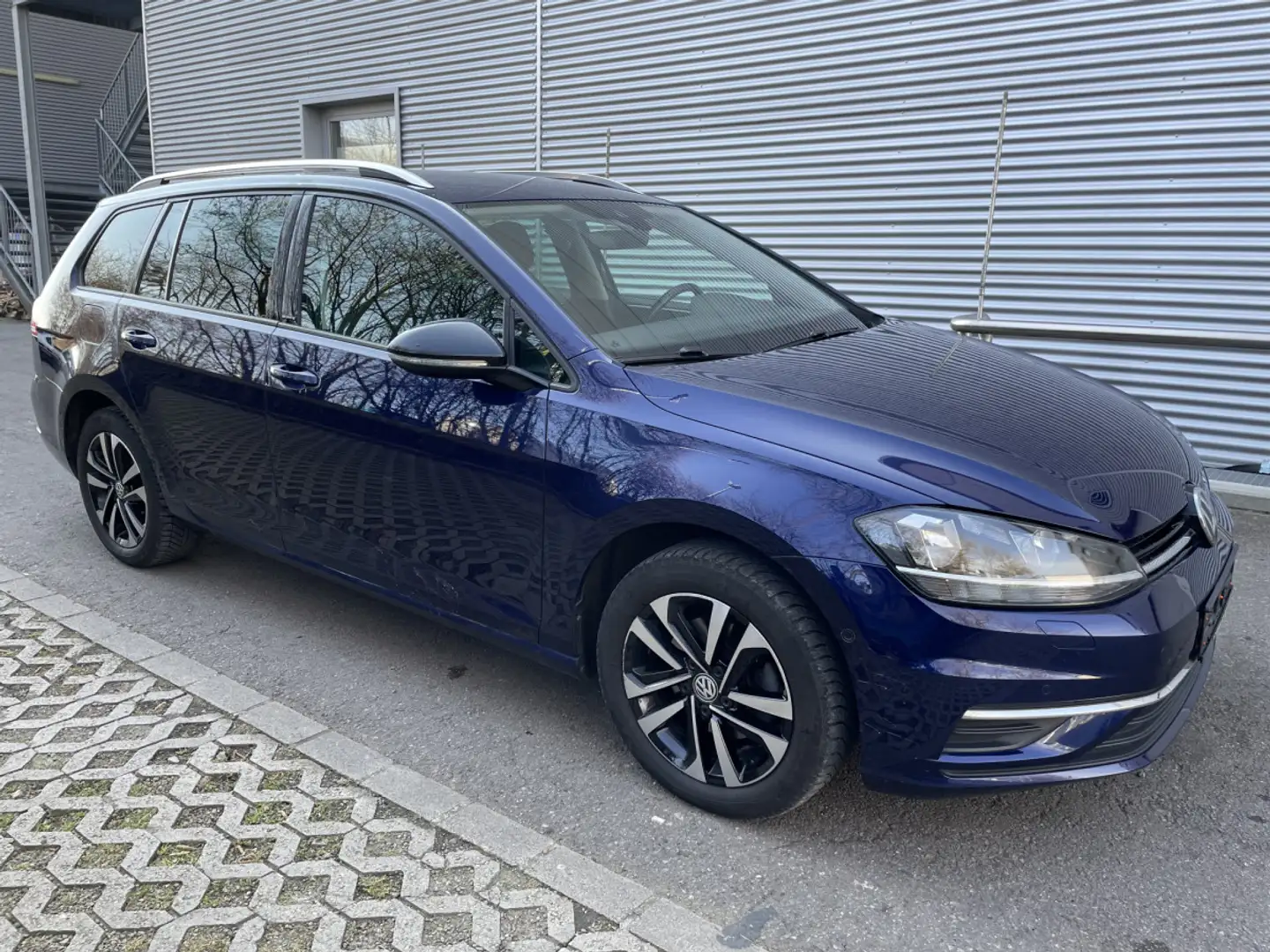 Volkswagen Golf BREAK IQ DRIVE Bleu - 1