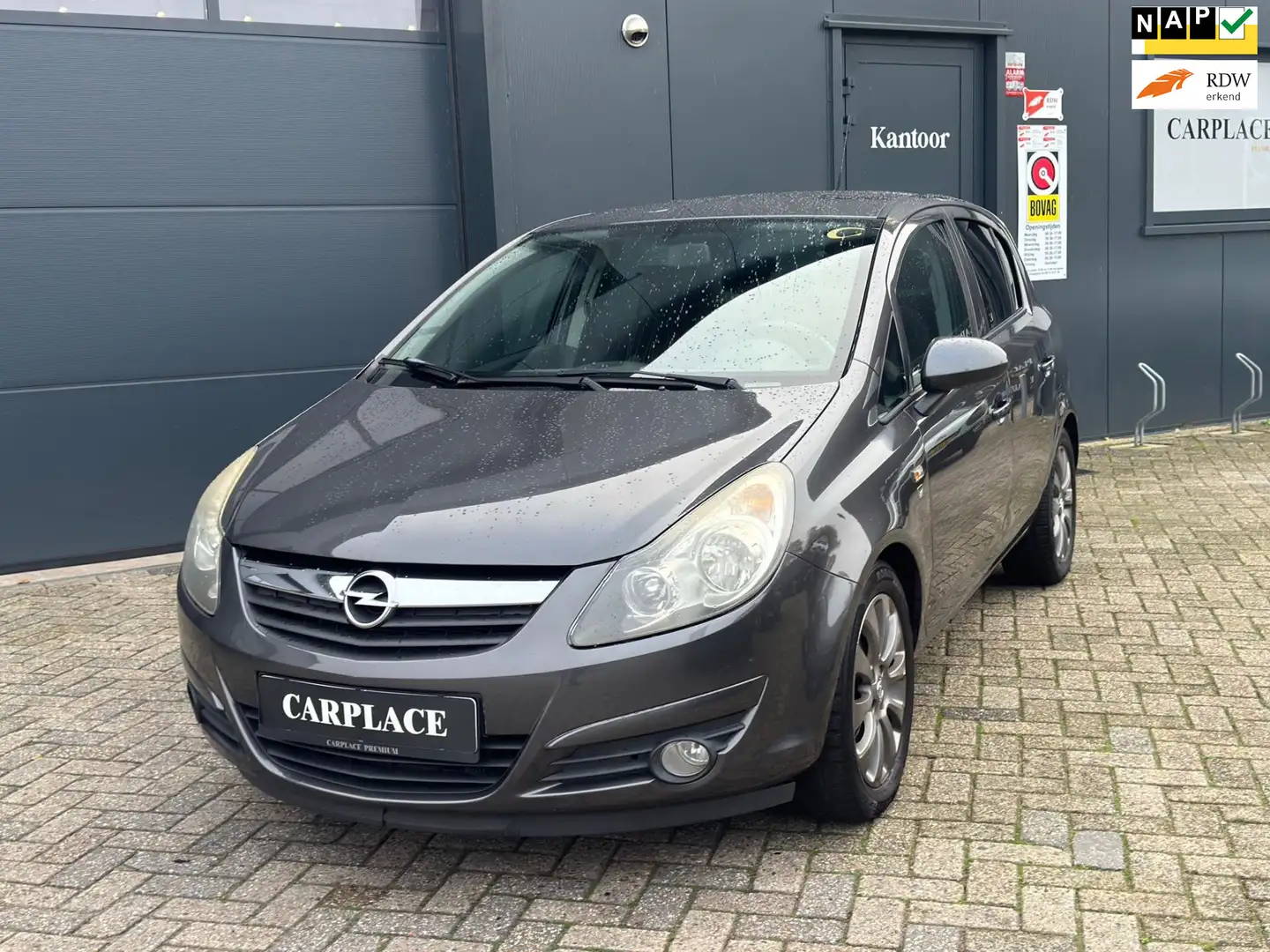 Opel Corsa 1.2-16V '111' Edition Grijs - 1