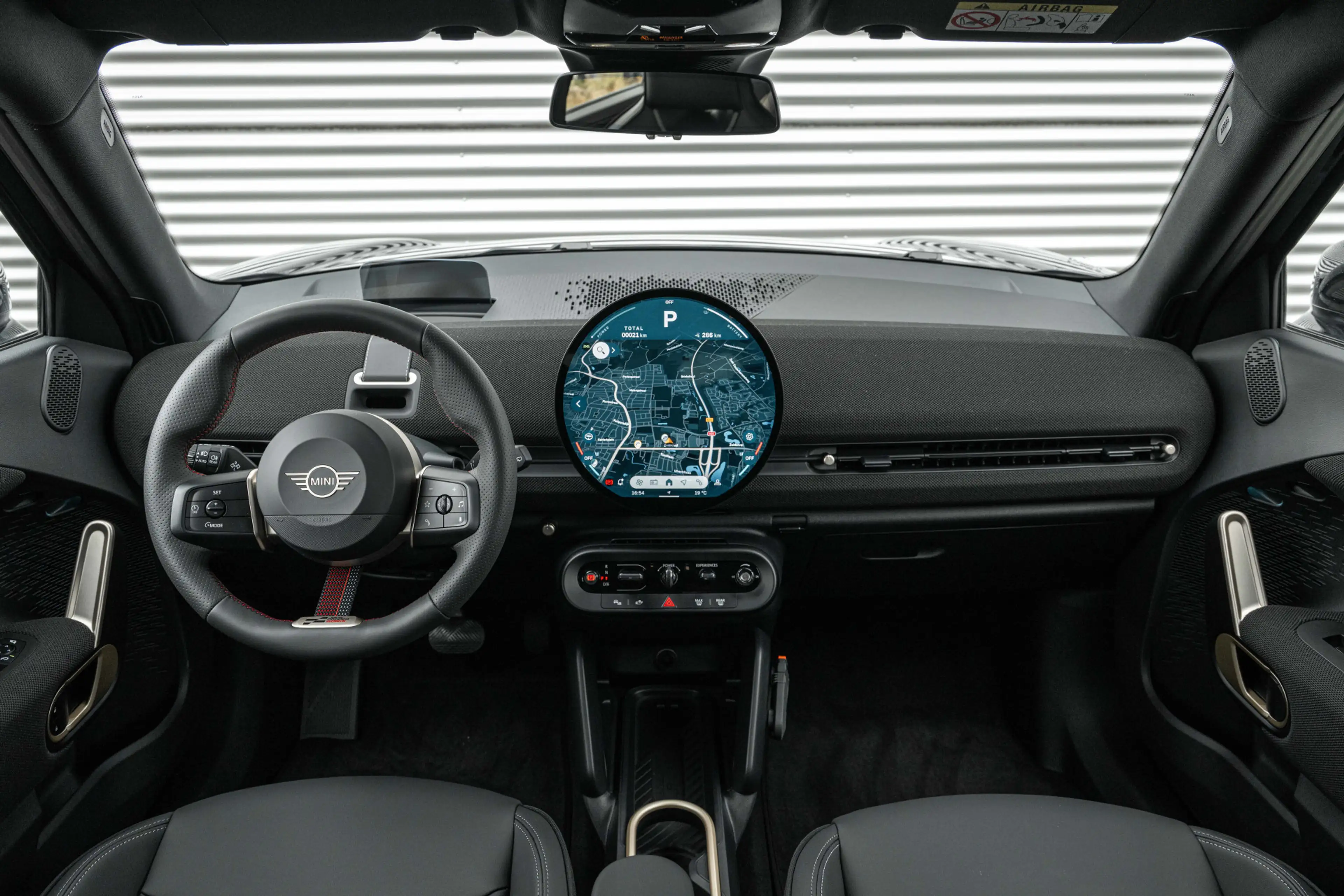 MINI Aceman E / JCW / Pakket S / 19" John Cooper Works Lap Spo — photo 4